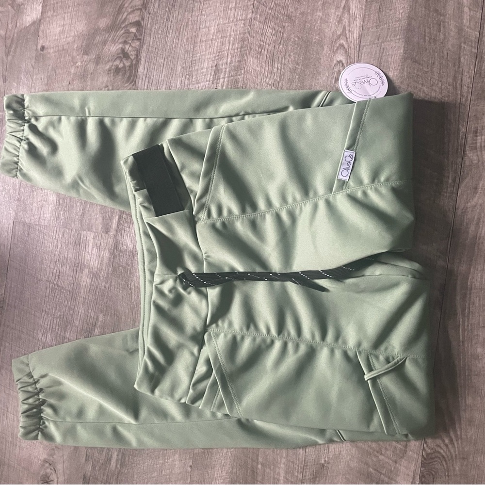 OliveUs scrub pants with stethoscope holder new with tags